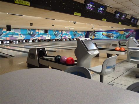 Apple valley bowl - Apple Valley Bowl offers a full service bar and a food service including such items as pizza, snacks, and more. Please click link below for full snack bar menu.